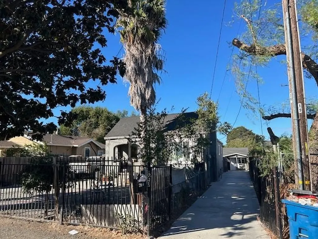 24 Mountain View Avenue Bay Point CA 94565