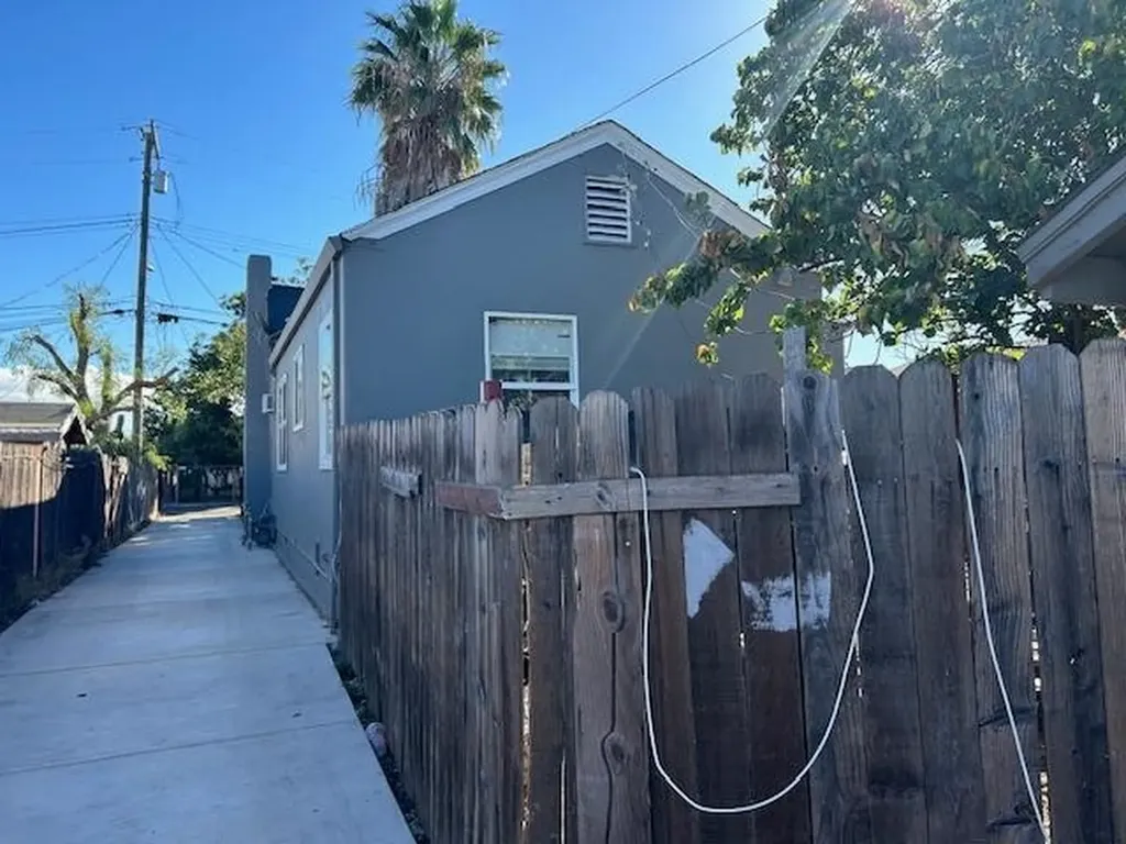 24 Mountain View Avenue Bay Point CA 94565