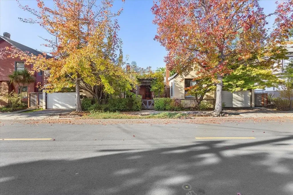 2702 Dana Street Berkeley CA 94705