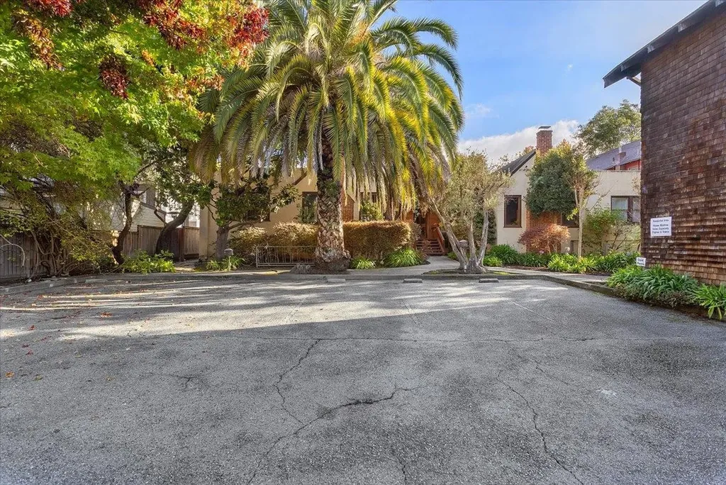 2702 Dana Street Berkeley CA 94705