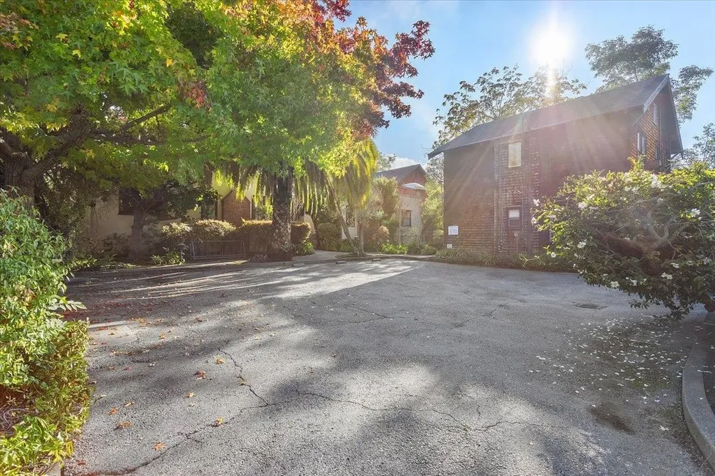 2702 Dana Street Berkeley CA 94705