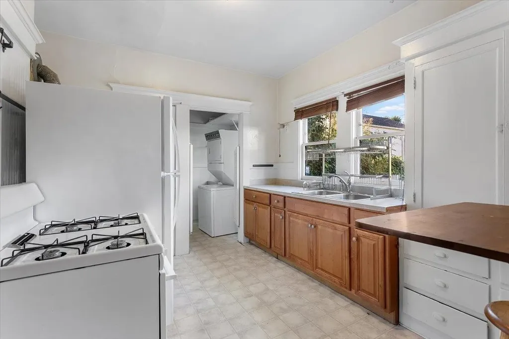 2702 Dana Street Berkeley CA 94705