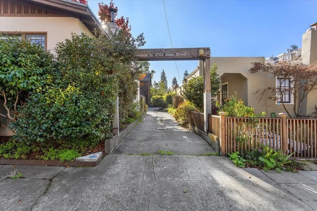 2702 Dana Street Berkeley CA 94705