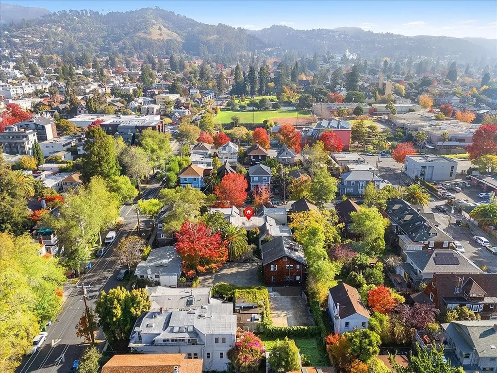 2702 Dana Street Berkeley CA 94705