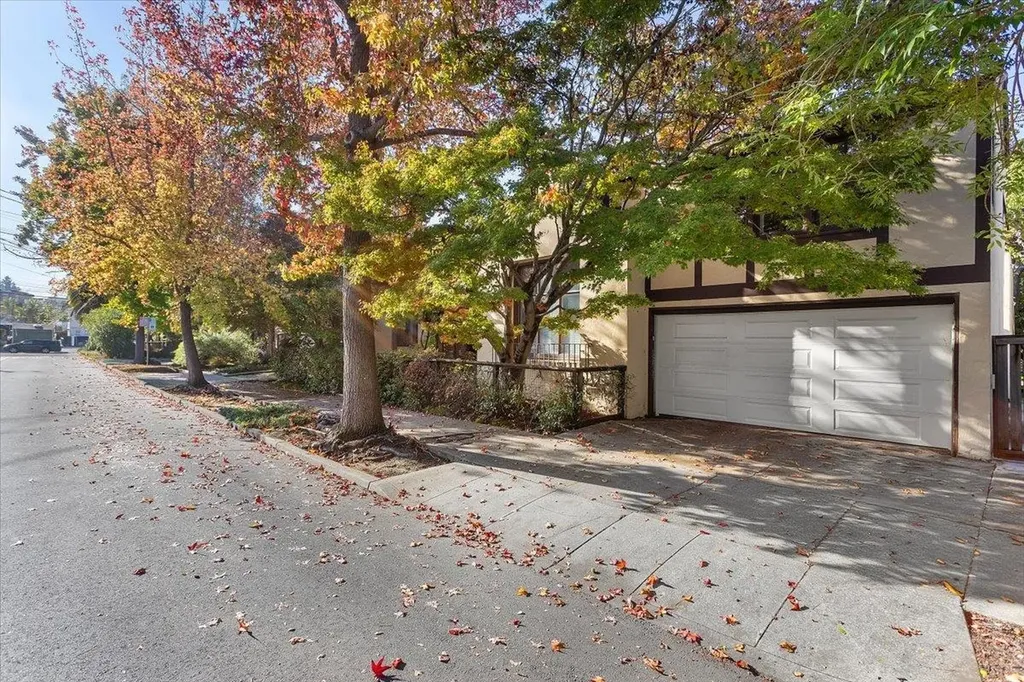 2702 Dana Street Berkeley CA 94705