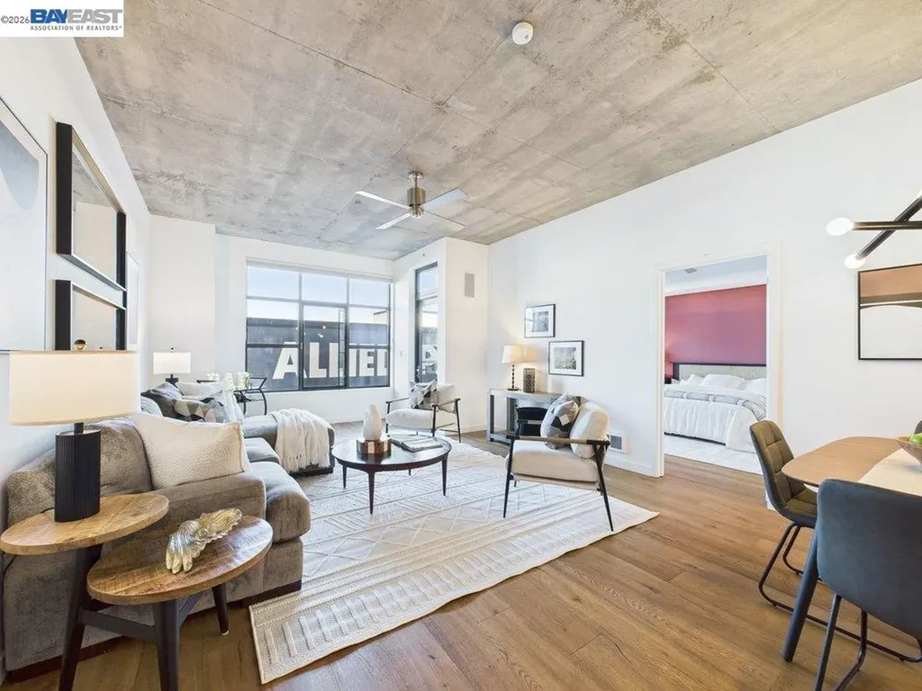 Oakland CA, 288 3RD Street, Unit 505