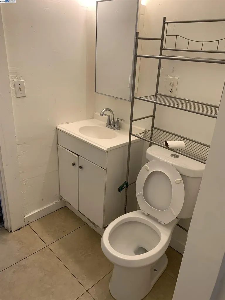 9380 Thermal Street Oakland CA 94605