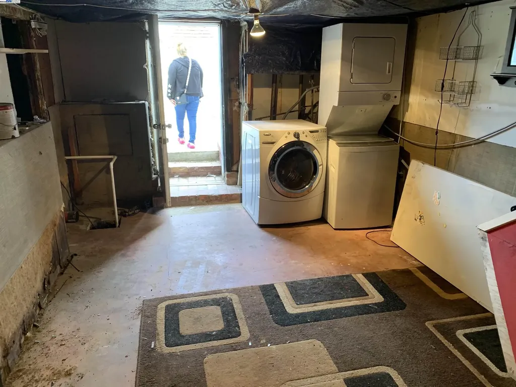 9380 Thermal Street Oakland CA 94605