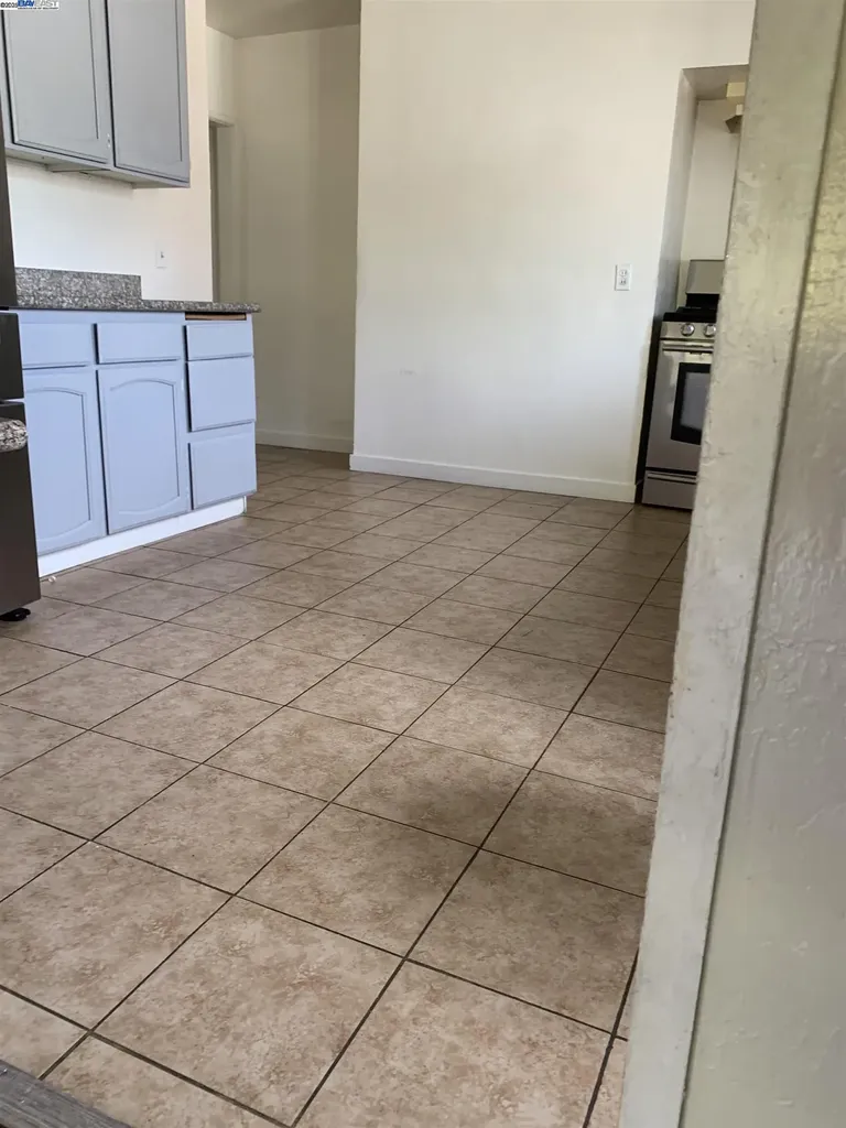 9380 Thermal Street Oakland CA 94605