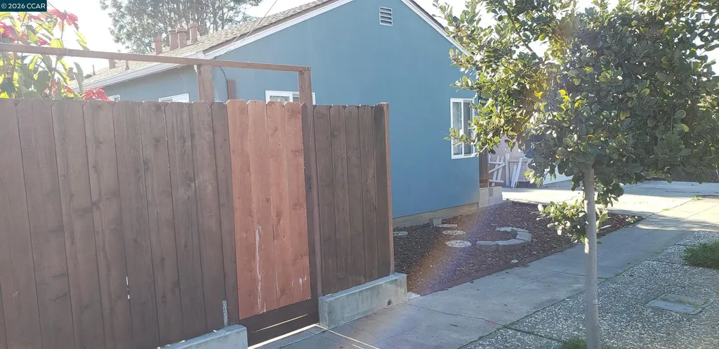 6130 Van Fleet Avenue Richmond CA 94804