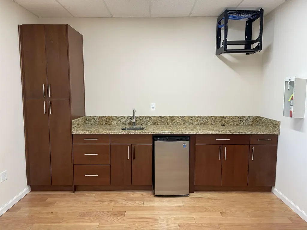 11 Embarcadero W Oakland CA 94607