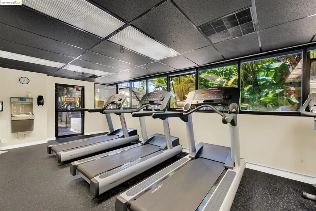 11 Embarcadero W Oakland CA 94607