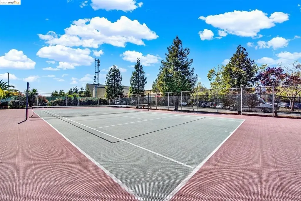 11 Embarcadero W Oakland CA 94607
