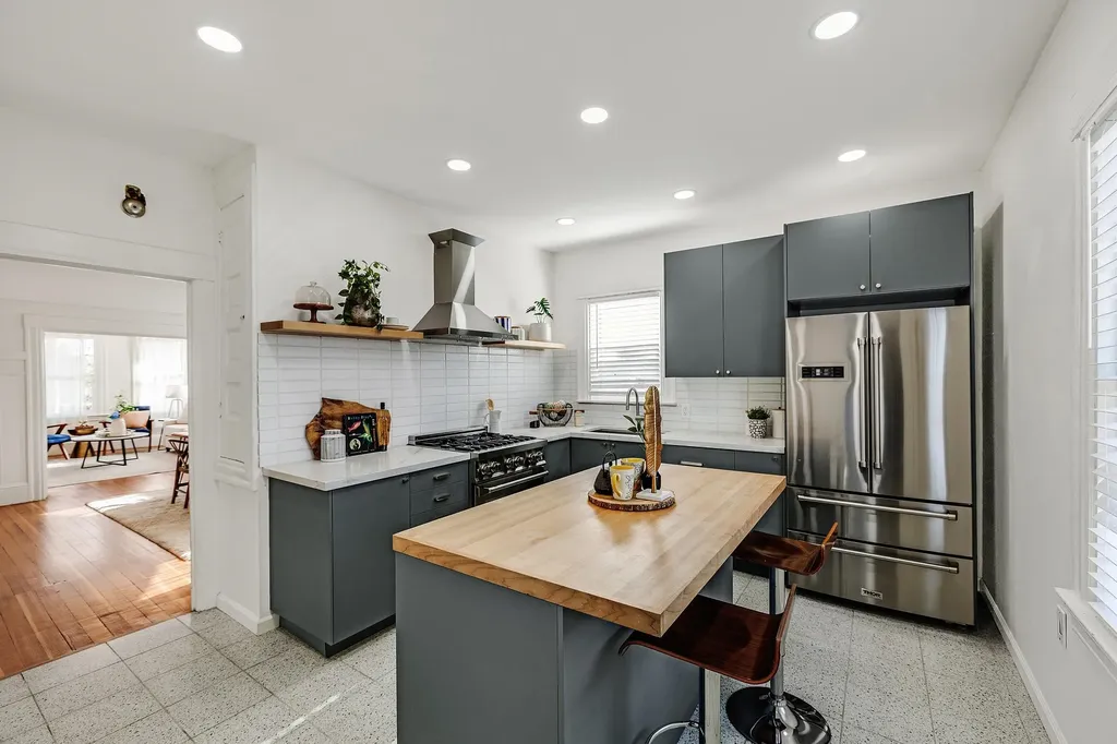 1919 48th Avenue Oakland CA 94601