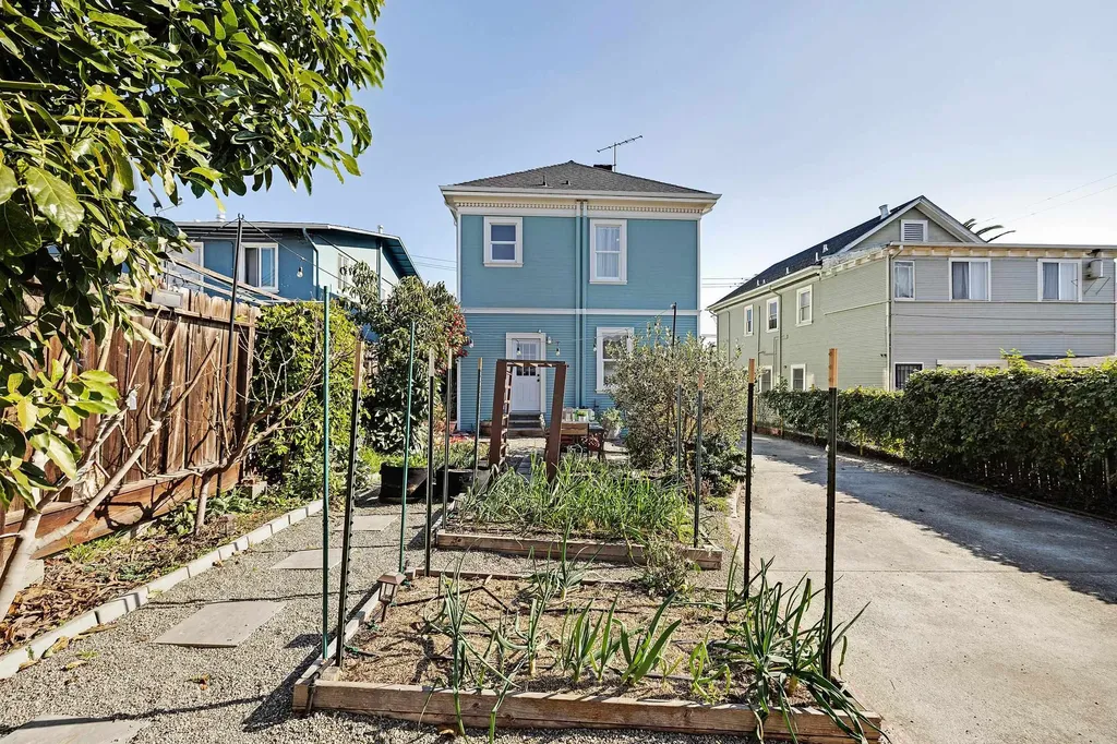 1919 48th Avenue Oakland CA 94601