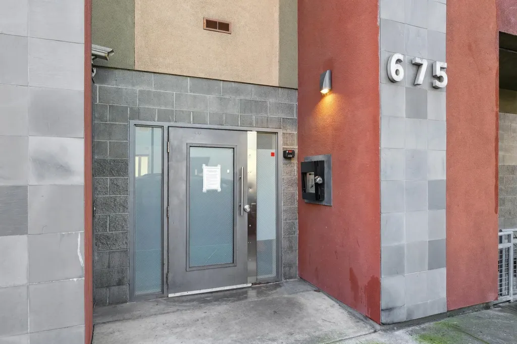 675 8th Street Oakland CA 94607