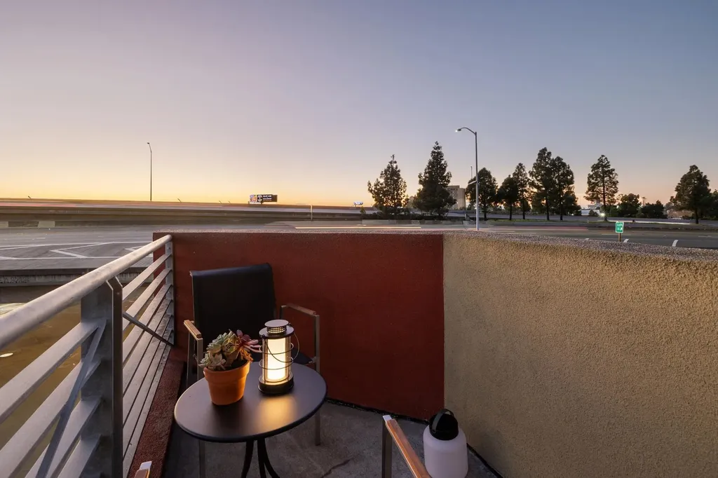 675 8th Street Oakland CA 94607