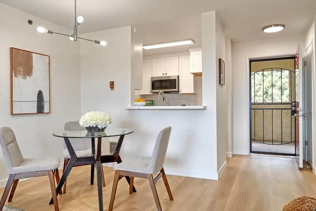 685 Dartmore Lane Hayward CA 94544
