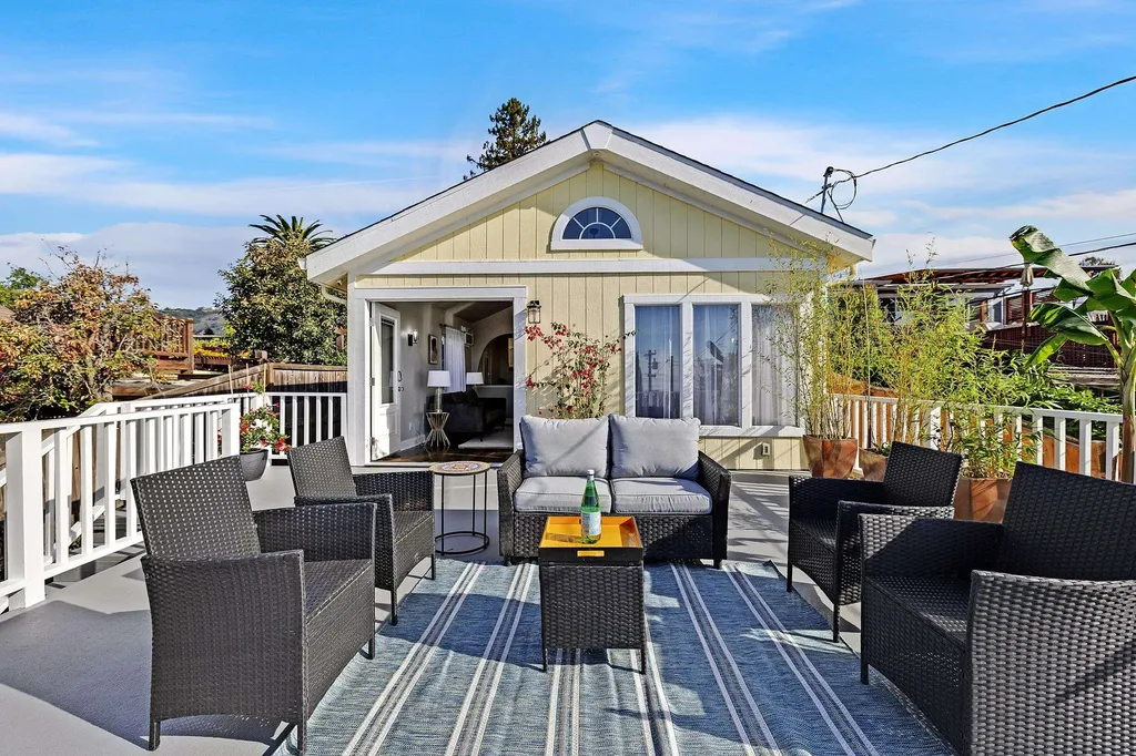 7554 Sunkist Drive Oakland CA 94605