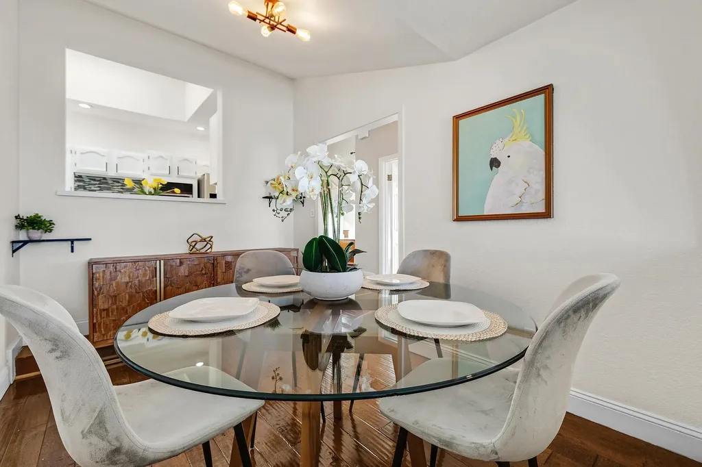 7554 Sunkist Drive Oakland CA 94605