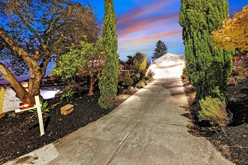 7554 Sunkist Drive Oakland CA 94605