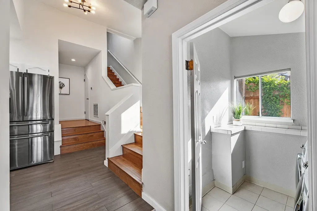 7554 Sunkist Drive Oakland CA 94605