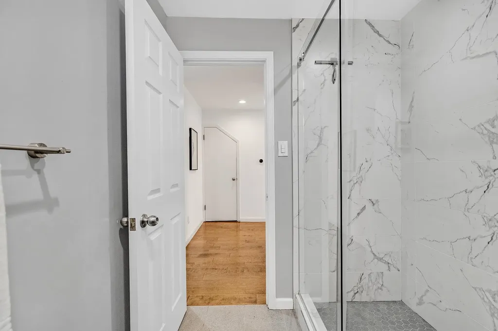 7554 Sunkist Drive Oakland CA 94605