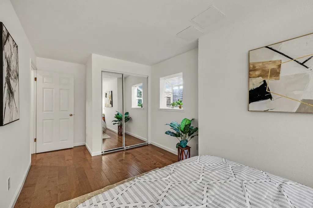 7554 Sunkist Drive Oakland CA 94605