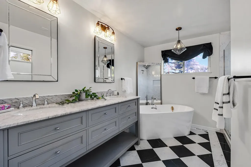 7554 Sunkist Drive Oakland CA 94605