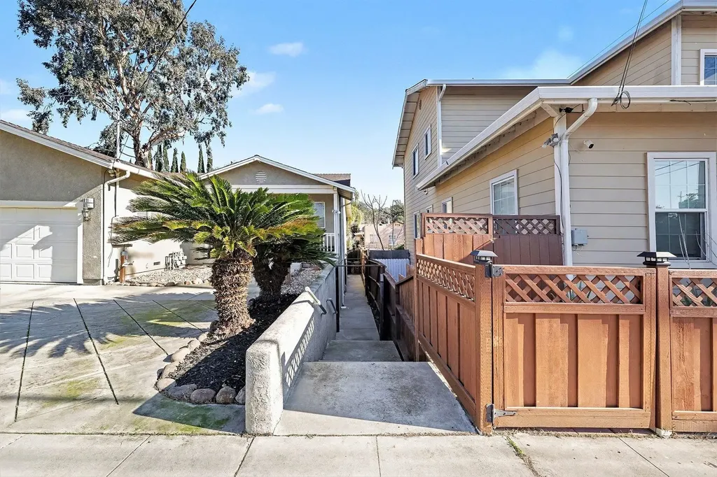 811 G Street Antioch CA 94509