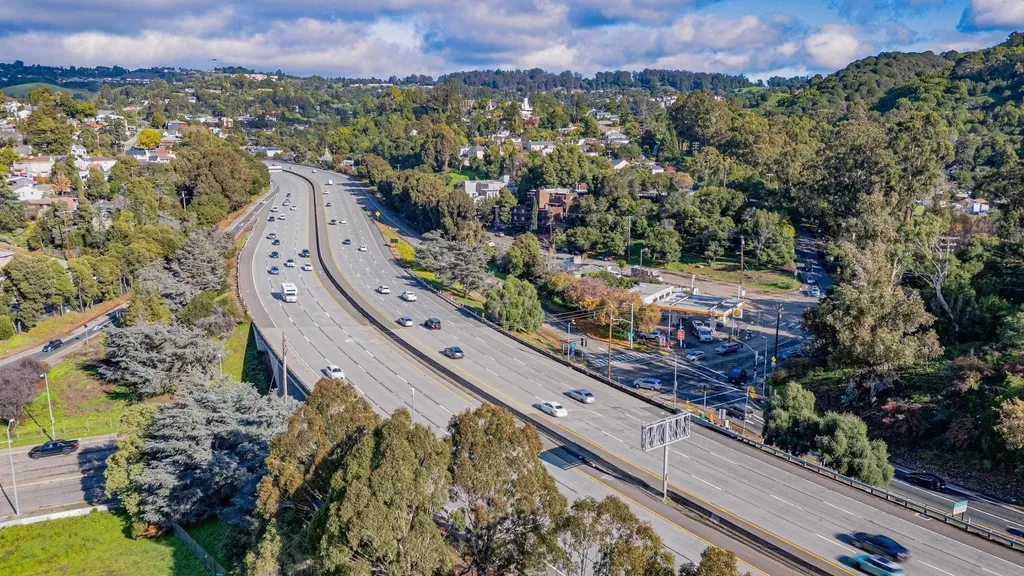9716 Mountain Boulevard Oakland CA 94605