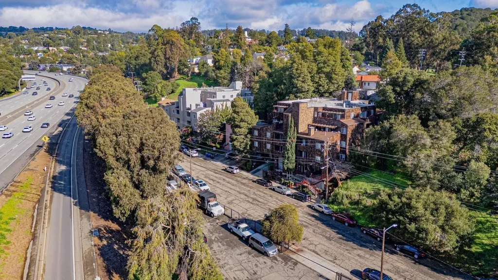 9716 Mountain Boulevard Oakland CA 94605