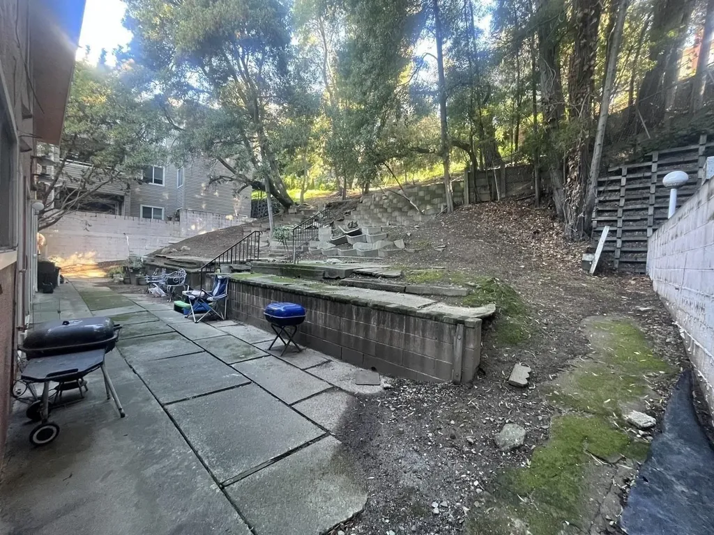 9716 Mountain Boulevard Oakland CA 94605