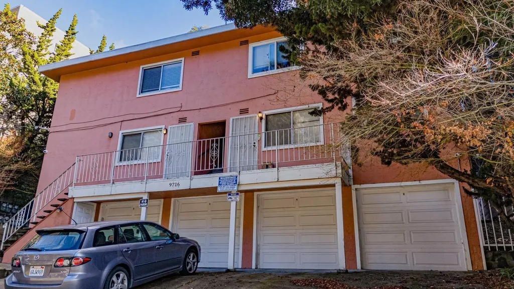 9716 Mountain Boulevard Oakland CA 94605