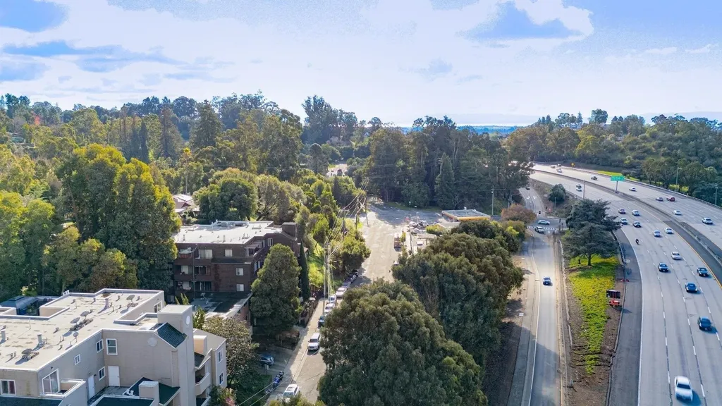 9716 Mountain Boulevard Oakland CA 94605