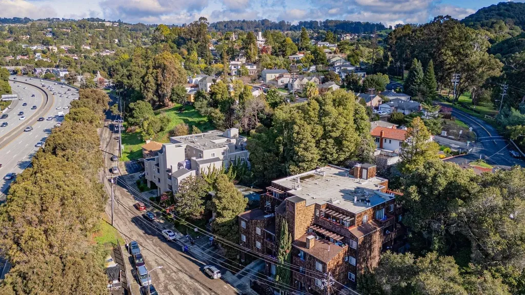 9716 Mountain Boulevard Oakland CA 94605