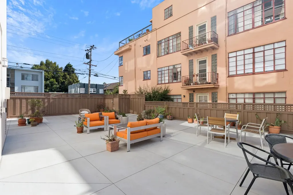 2550 Dana Street Berkeley CA 94704