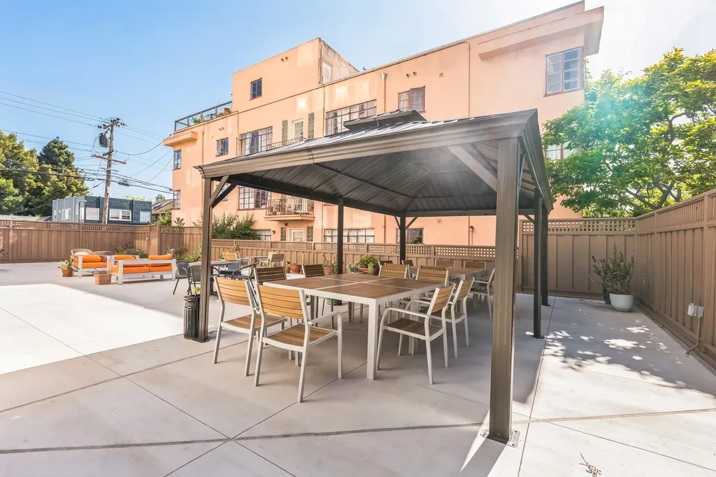 2550 Dana Street Berkeley CA 94704