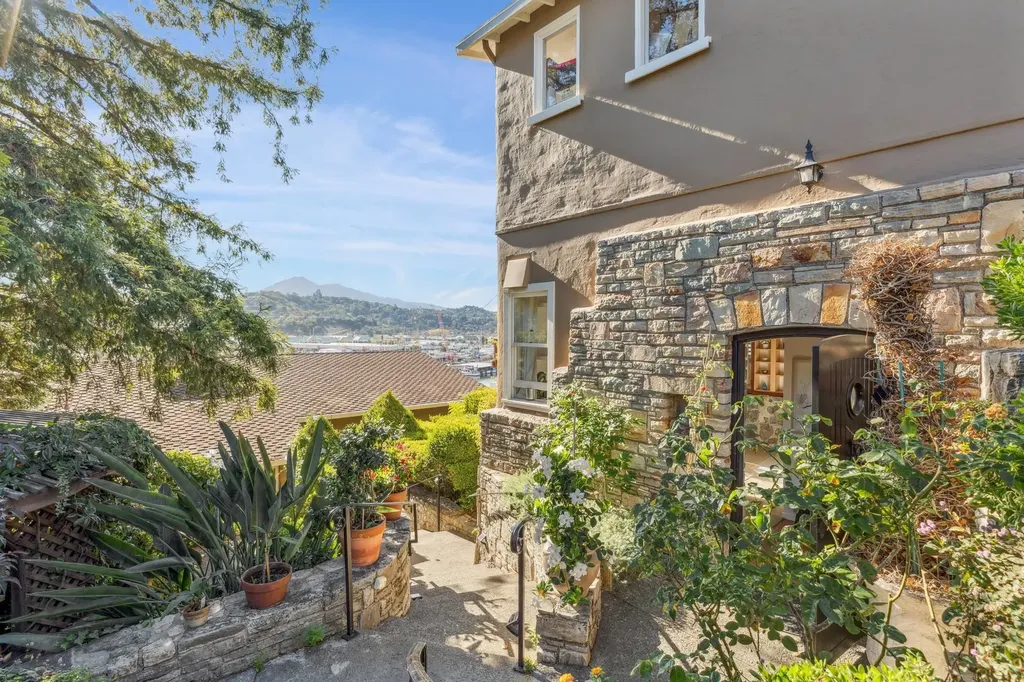 28 Marina Court Drive San Rafael CA 94901