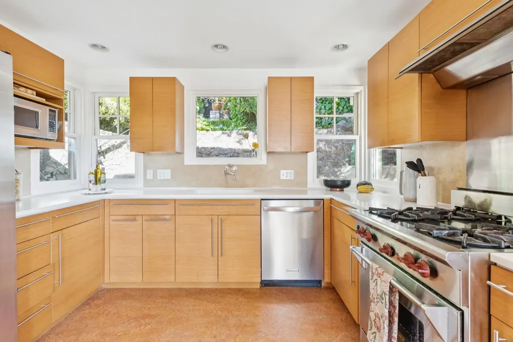 28 Marina Court Drive San Rafael CA 94901