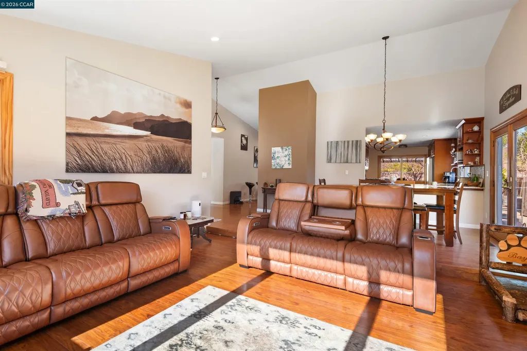 305 Mountaire Parkway Clayton CA 94517