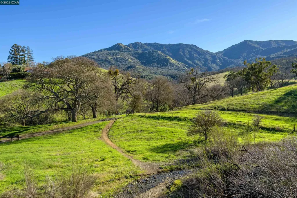 305 Mountaire Parkway Clayton CA 94517