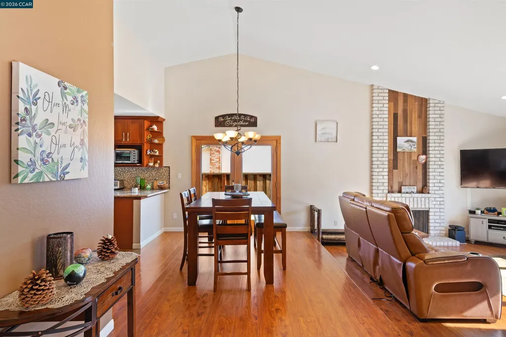 305 Mountaire Parkway Clayton CA 94517