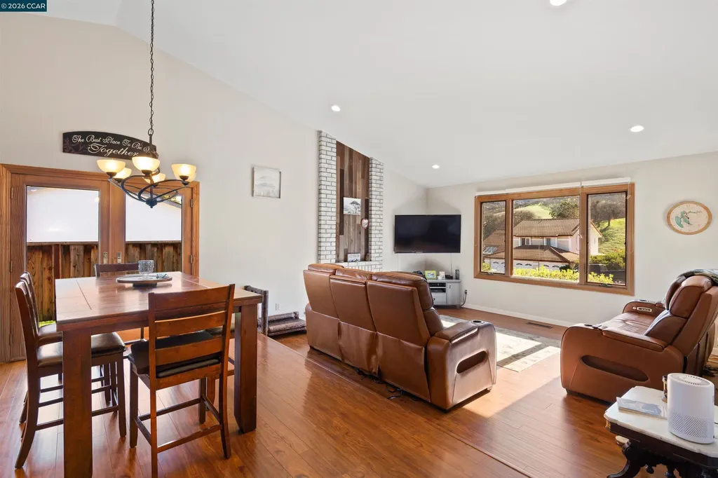 305 Mountaire Parkway Clayton CA 94517