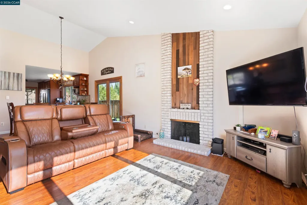 305 Mountaire Parkway Clayton CA 94517