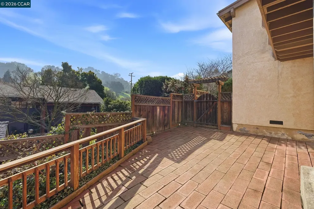 95 Mackie Drive Martinez CA 94553