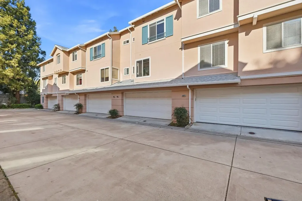 38860 Garibaldi Common Fremont CA 94536