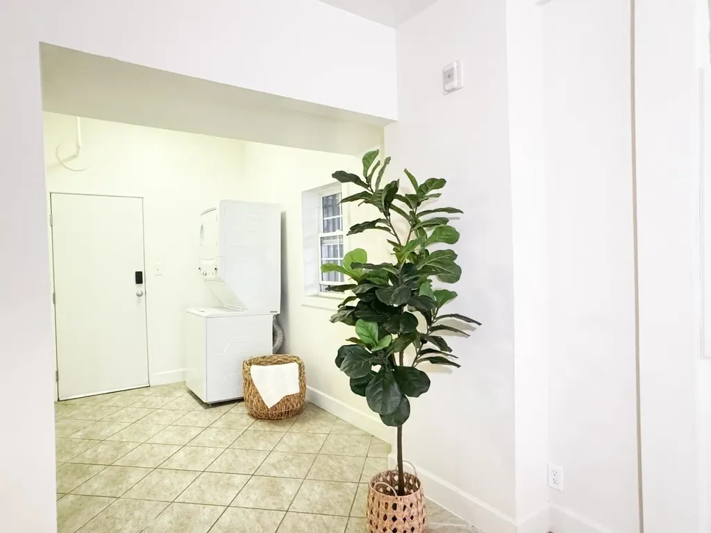 2842 Adeline Street Oakland CA 94608