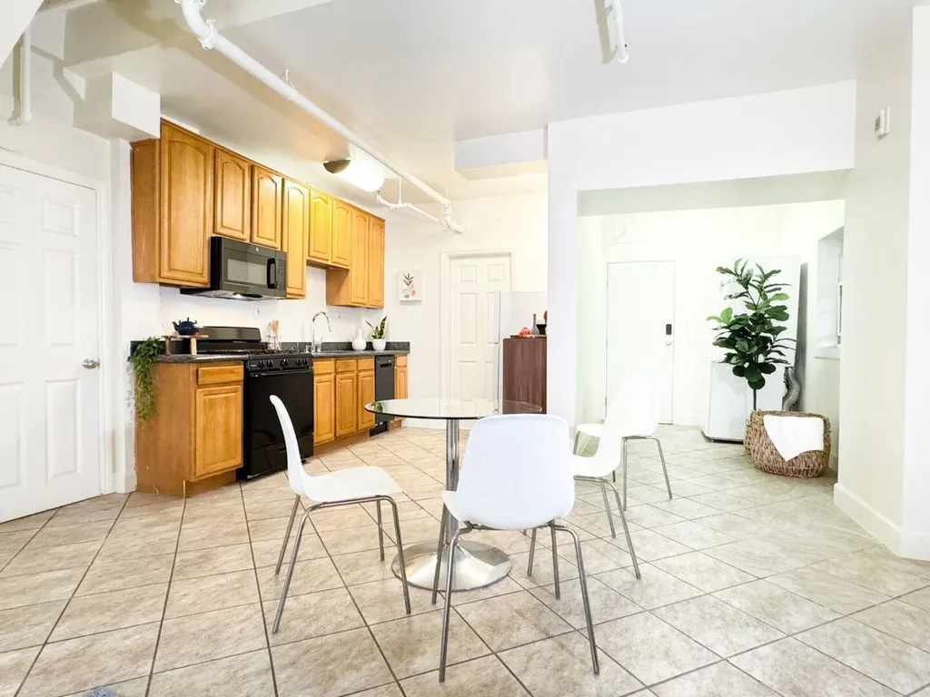 2842 Adeline Street Oakland CA 94608