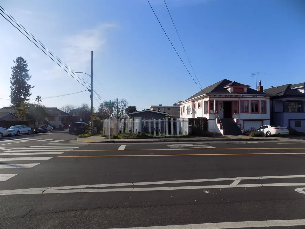 4201 West Street Oakland CA 94608